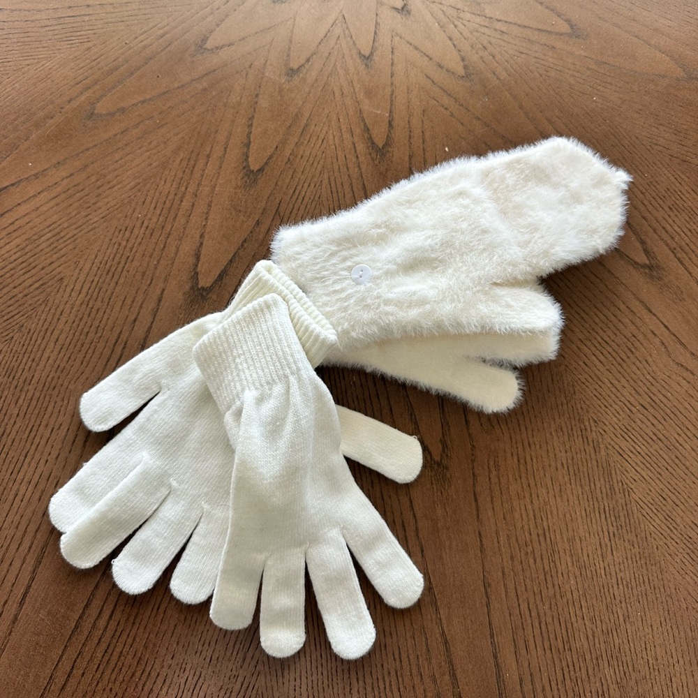NWT White Gloves & Mittens